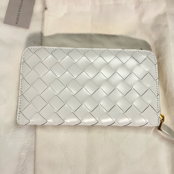 Intrecciato Leather Continental Wallet
BOTTEGA VENETA - Picture 2 of 4